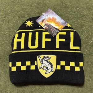 NWT Harry Potter Loot Crate Hufflepuff Beanie